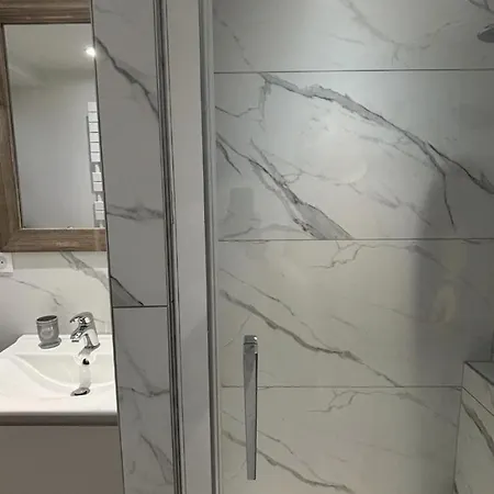 Bredala Avec Parking Et Climatisation